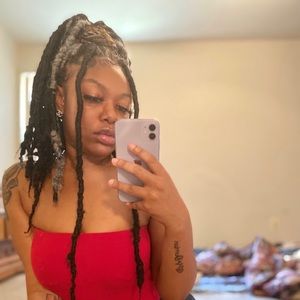 Meet your Posher, Imani